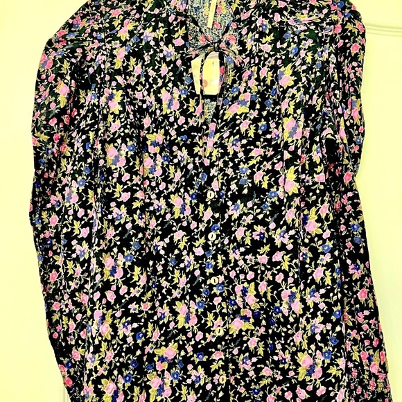 Free People Top NWT Long Sleeve Boho Floral Tie Neck Shirring Button Front GORG! - Picture 10 of 13